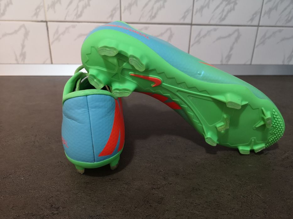 Vând ghete de fotbal Nike Mercurial în stare foarte bună