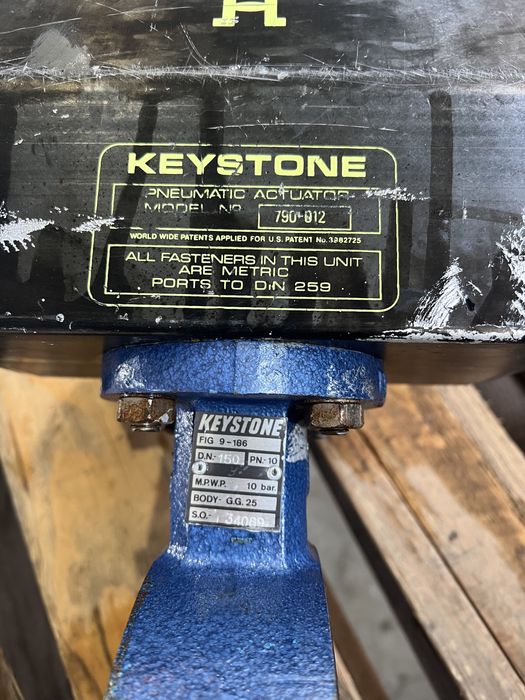 Бътерфлай клапа с пневматична задвижка