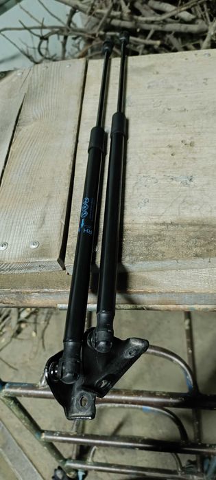 Газовый упор Трекер 2. Amortizator treker 2. Амортизатор Tracker 2.