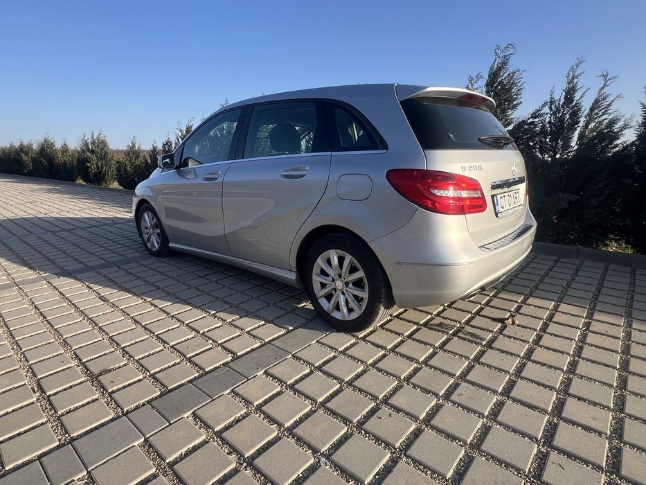 Mercedes B200 Automată | 1.6 Turbo Benzină | 2012 | 161.000 km | Piele