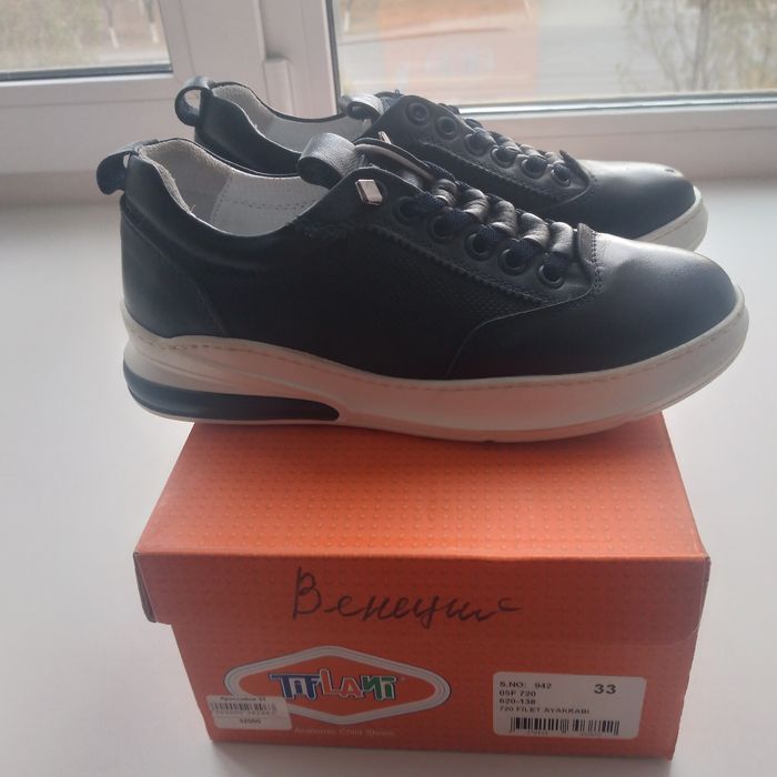 Новые кроссовки Турция для мальчика натуральная кожа фирмы Тиффани 33р