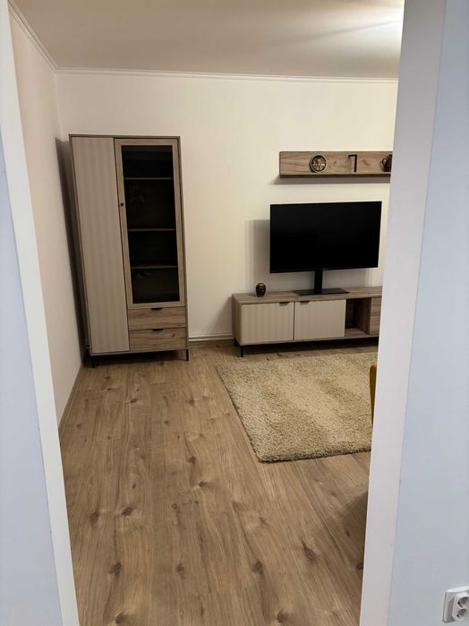 Inchiriez apartament 3 camere, hortensiei(optional, garaj sub bloc)