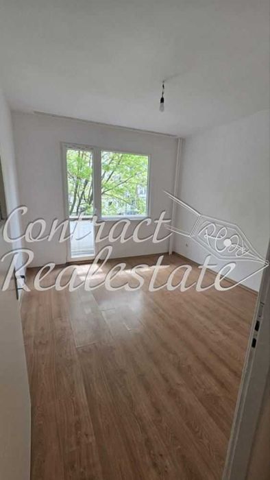 Дава се под наем Тристаен апартамент в Варна, Базар Левски - 70 кв.м за 397.8 € - Снимка #2