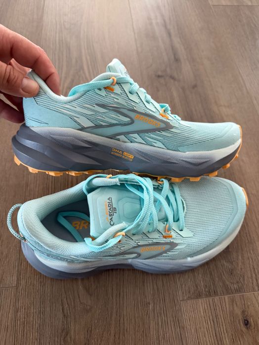 Adidas damă Brooks Cascadia 19
