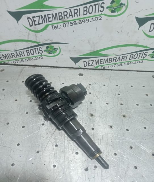 Injector Motorina 038 130 073 j_/R_ Bosch 038 130 073 j_/R_ Volkswage