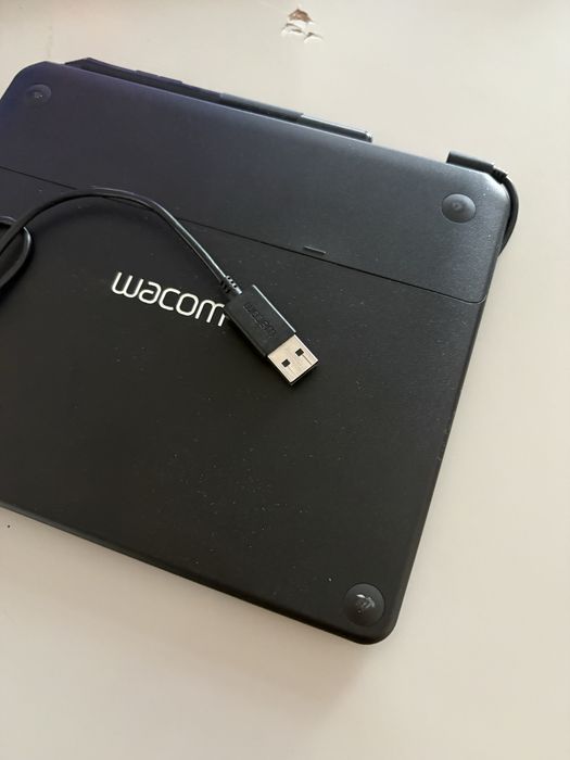 Графический планшет Wacom Intuos CTH-490 (Small)