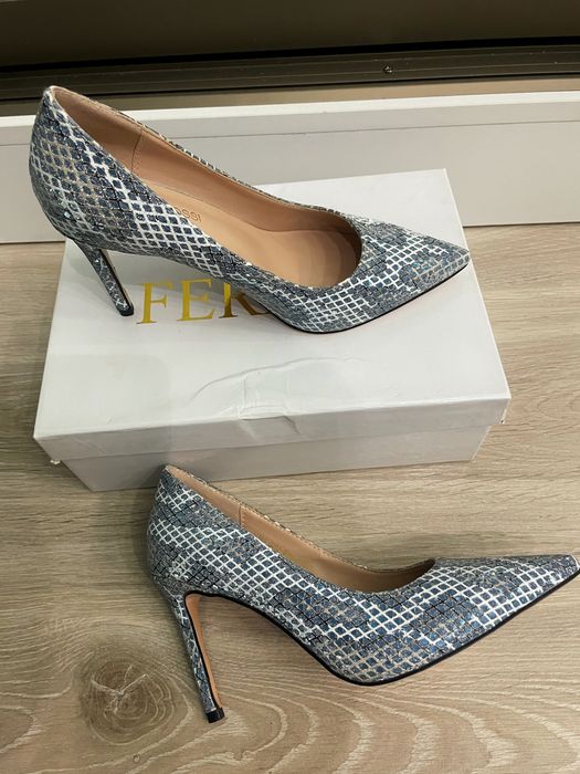 Продается новые Туфли