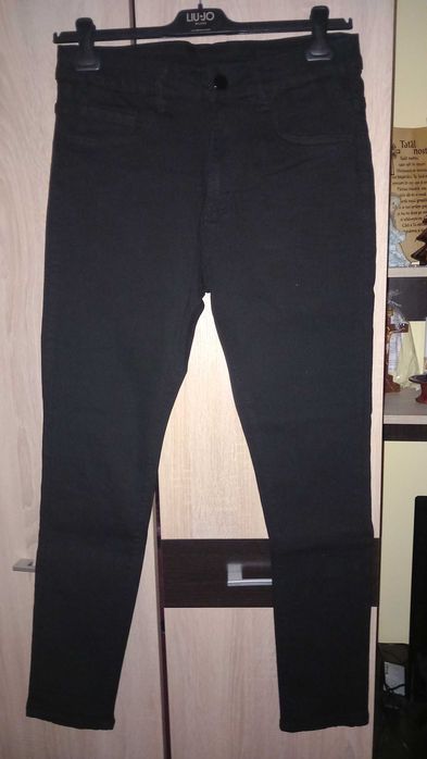 Blugi negri bărbați