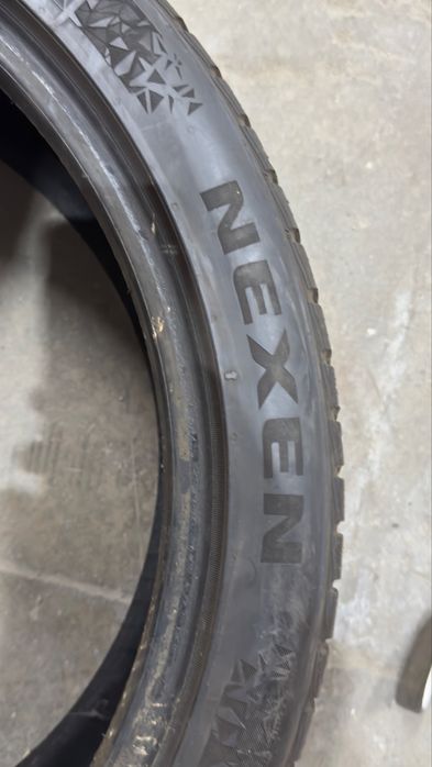 4 бр. Зимни гуми 225/40/19 Nexen dot22
