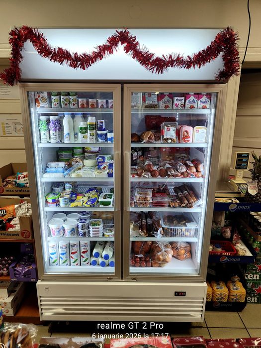 Vand vitrină frigorifica