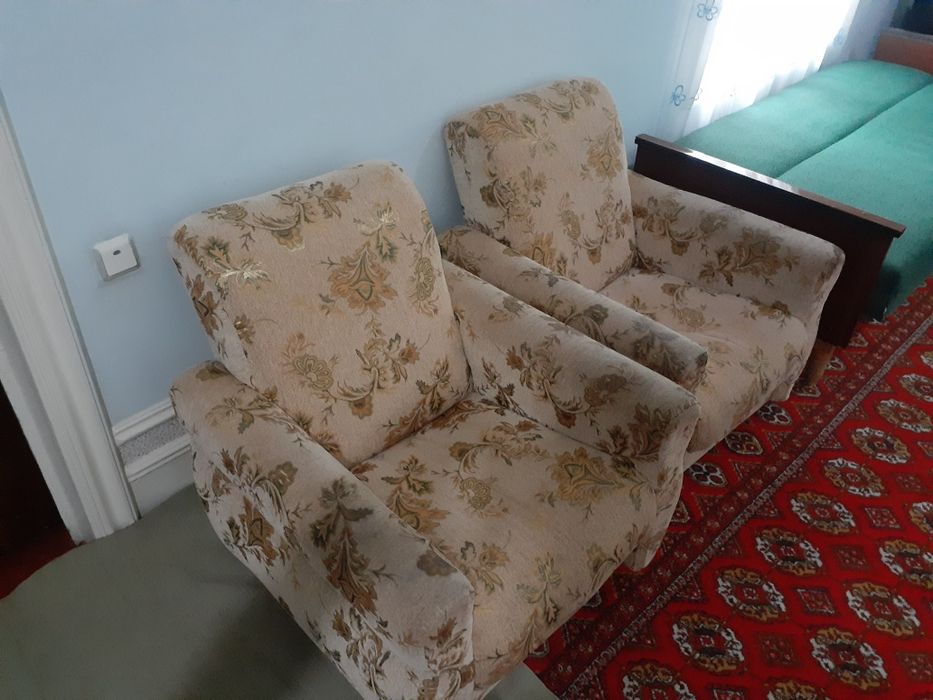 Kreslo Divan  sotiladi