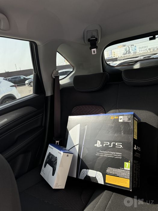 Продаю свою PlayStation 5 Slim Digital на 1 ТБ. Состояние как новый