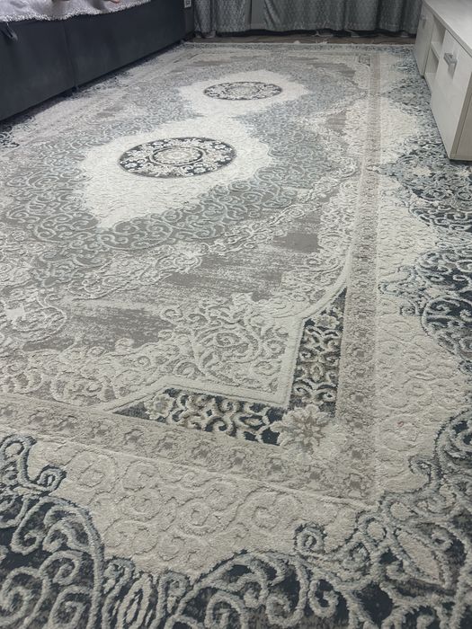 Продам ковер в очень хорошем состояний