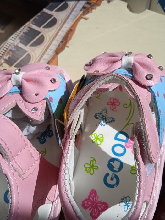 Босоножки для девочек новые