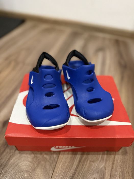 Sandale nike marimea 26