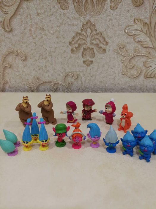 Продам киндер игрушки