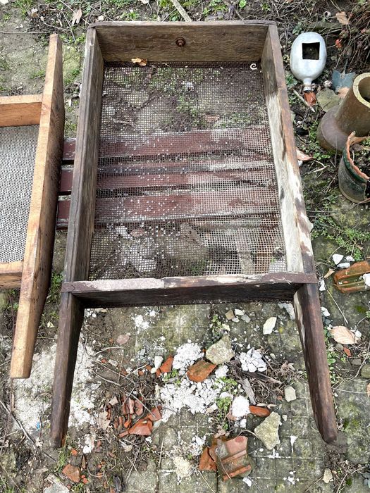 Няколко вида старо сито