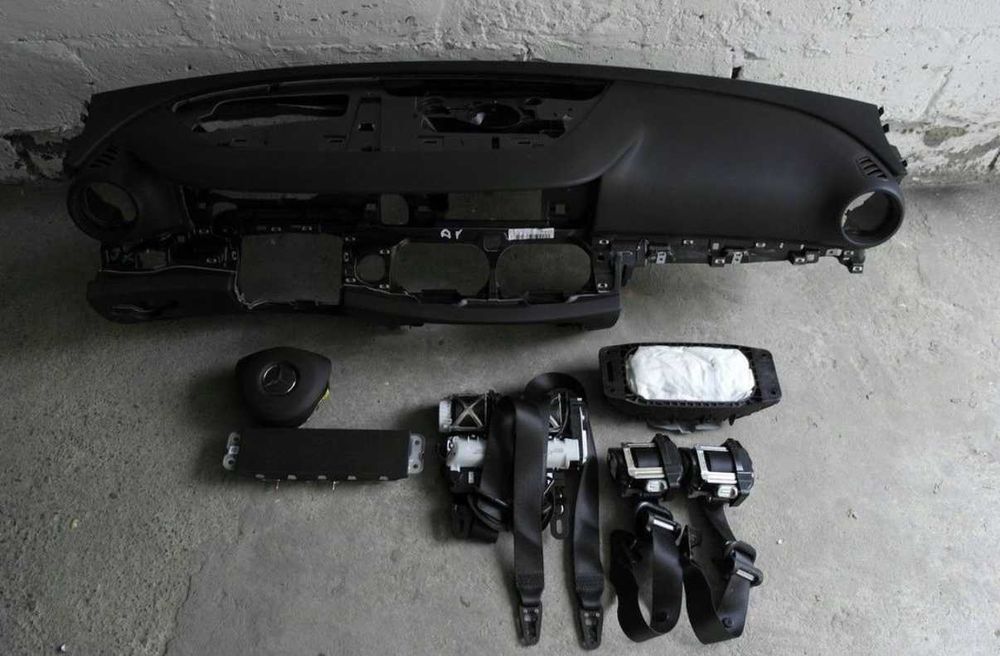 Арматурно табло , колани , airbag Mercedes Klasa E W213 W 213