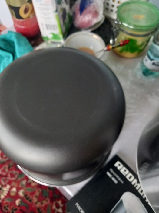 Продаю мультиварку Redmond  10   арограмм.