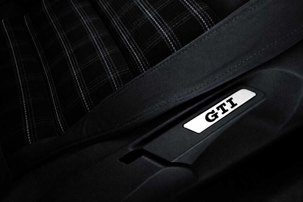 SET 2buc. Embleme maner reglaj scaun Volkswagen GOLF GTI * GTD * R * TSI * TDI * GOLF * Touran * Octavia * VRS emblema stema sigla inscriptii ornament