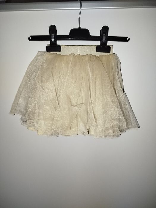 Fusta eleganta fetite