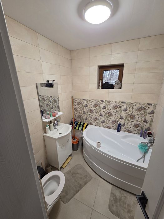 Casa 4 camere  de vanzare