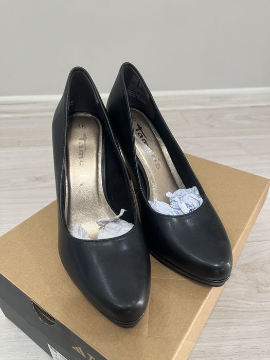 Женские новые туфли