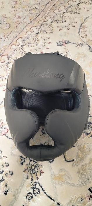 Шлем, перчатки для бокса