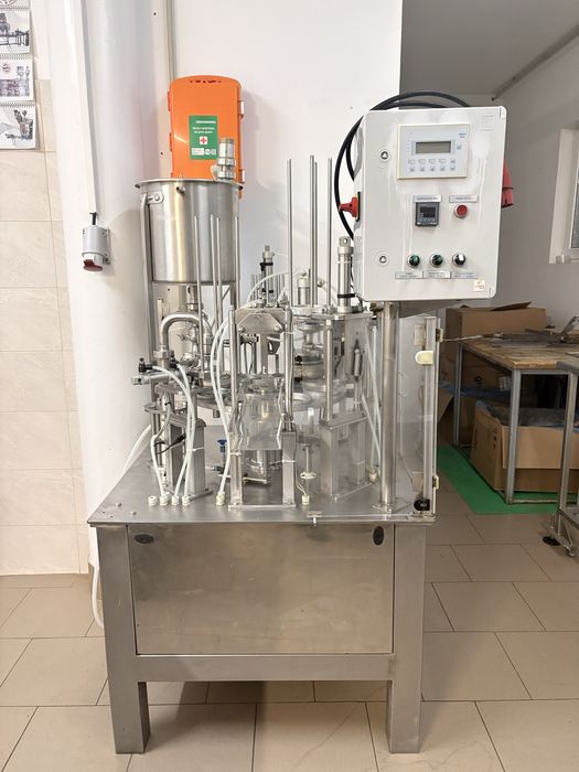 Masina  automat de ambalat la caserole dozator sosuri smantana vascoa