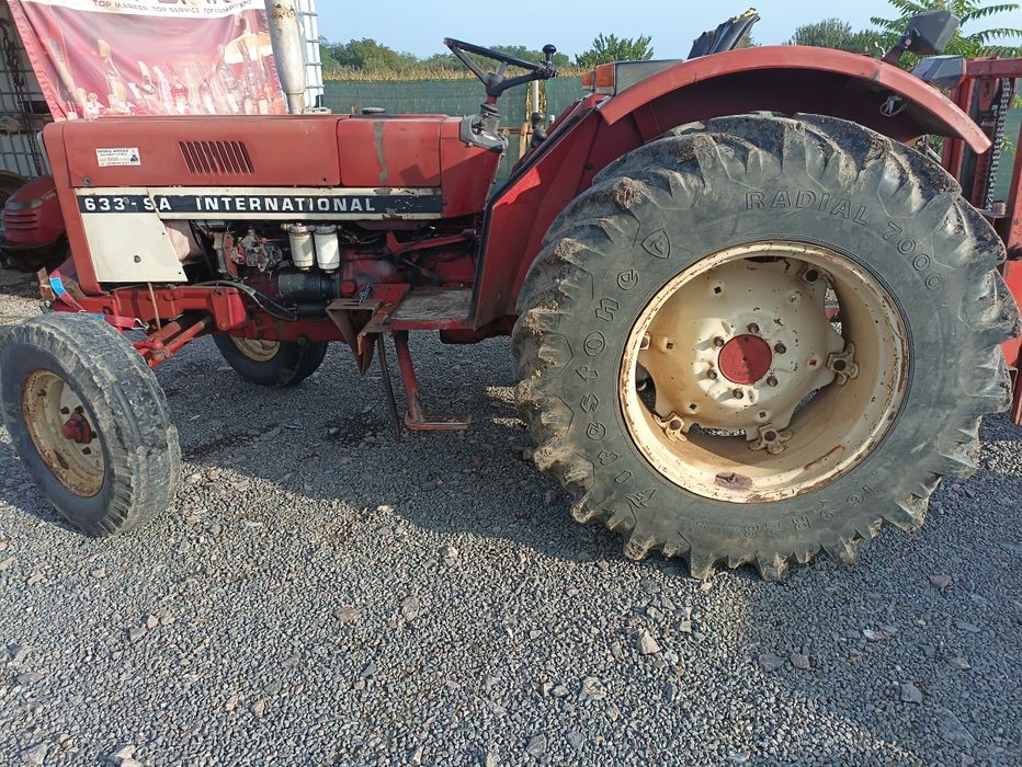 Tractor International  633 sa