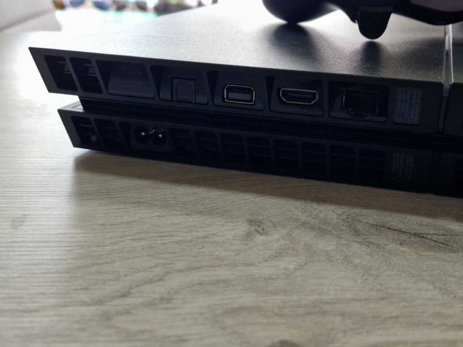 Playstation 4 500GB с един джойстик + игра FC24