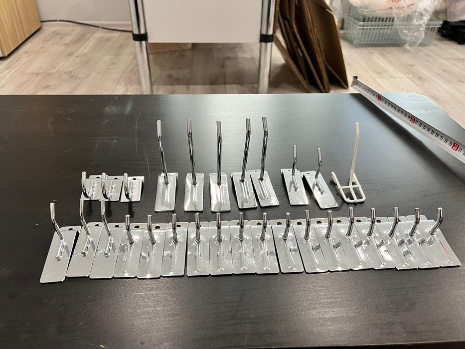 Крючки для экономпанелей