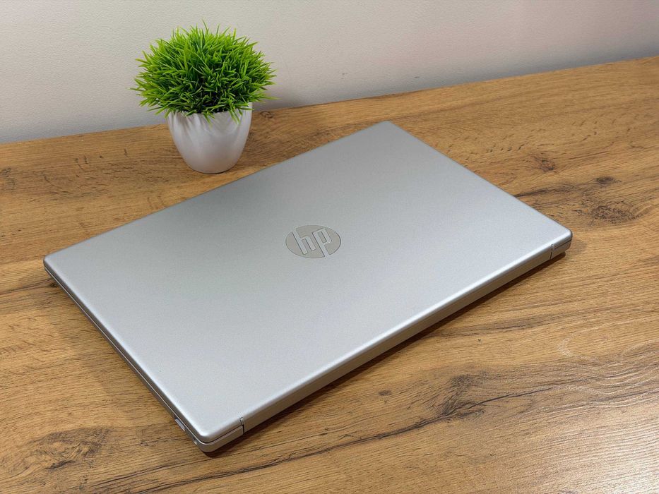 [ARZON] Noutbuk HP Laptop 15 Ryzen 7 5825U / DDR4 8Gb / SSD 512Gb