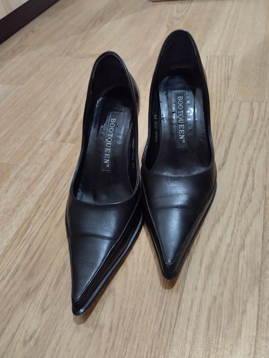 продам женские туфли