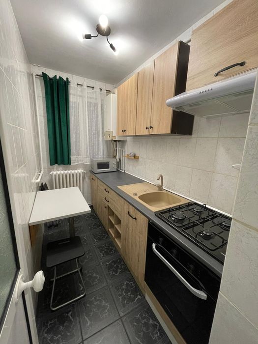Inchiriez apartament
