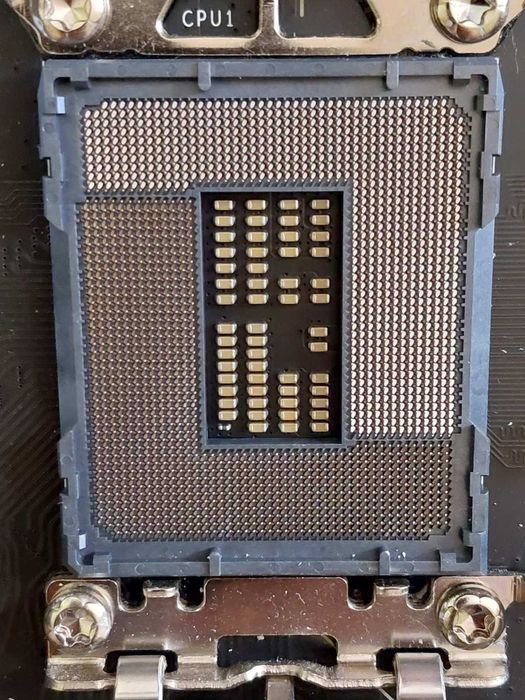 Intel Core i7 13700KF + MSI B760 Tomahawk Wi-Fi DDR5