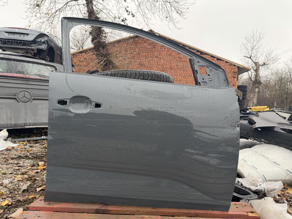 Врата Dacia Sandero