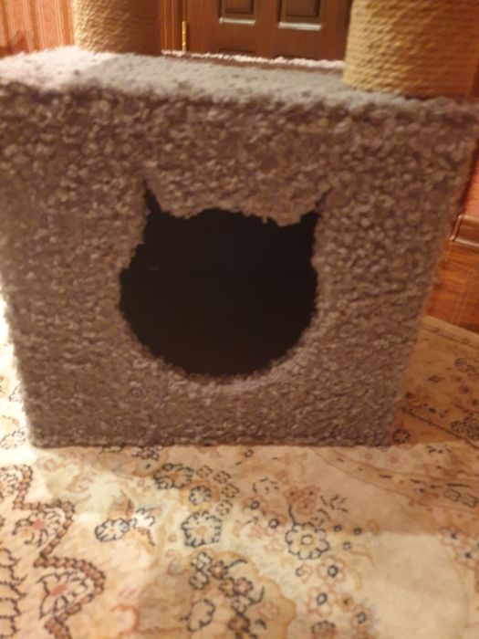 Дом с когтеточек для кошек