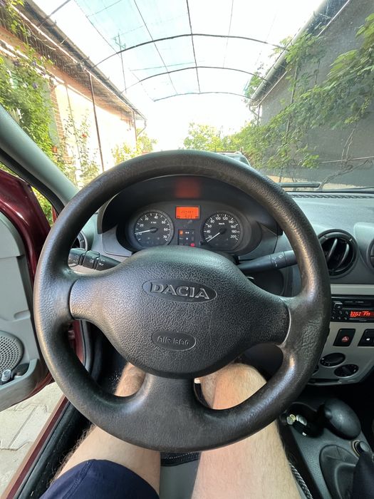 Vând Dacia Logan 1.4