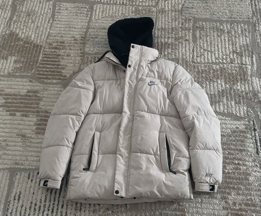 Срочно! Продам зимние куртки