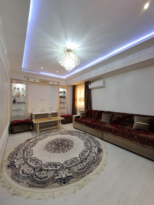 Срочно сдаётся евро ремонт квартира не дорого  в центре городо !!!