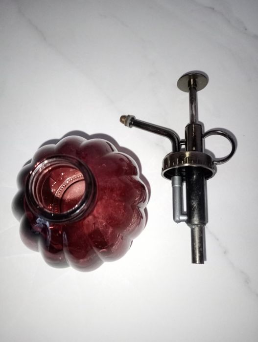 Стъклен пулверизатор за цветя