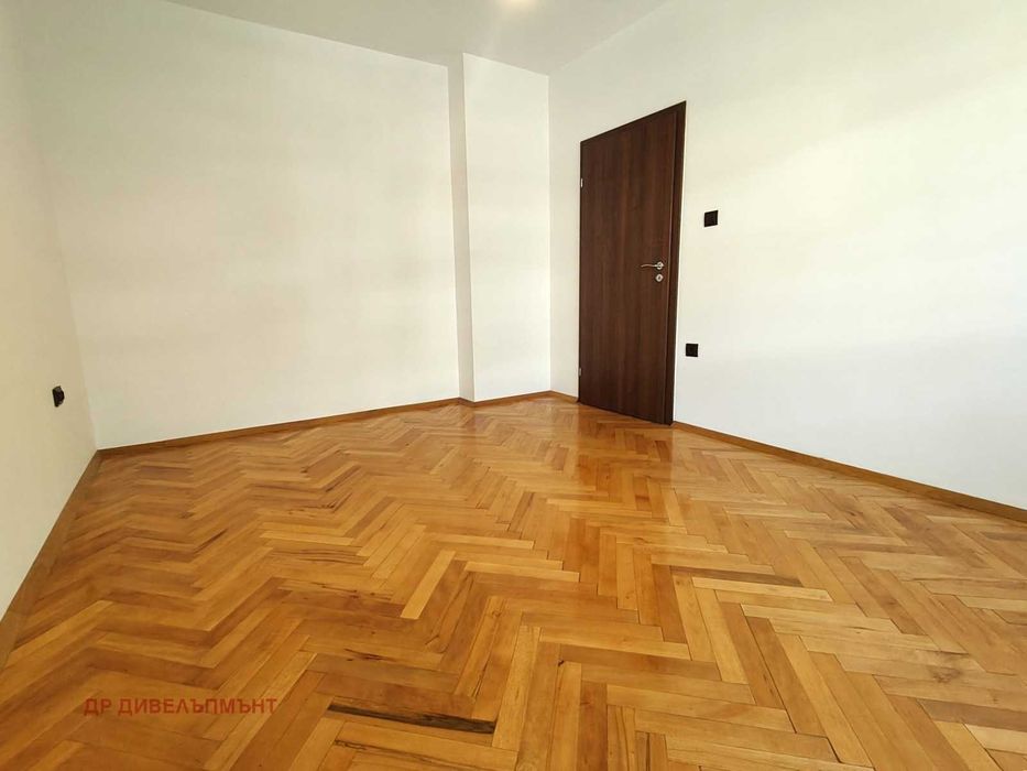 Продава се Двустаен апартамент в София, Лозенец - 71 кв.м за 4505 €/кв.м - Снимка #11