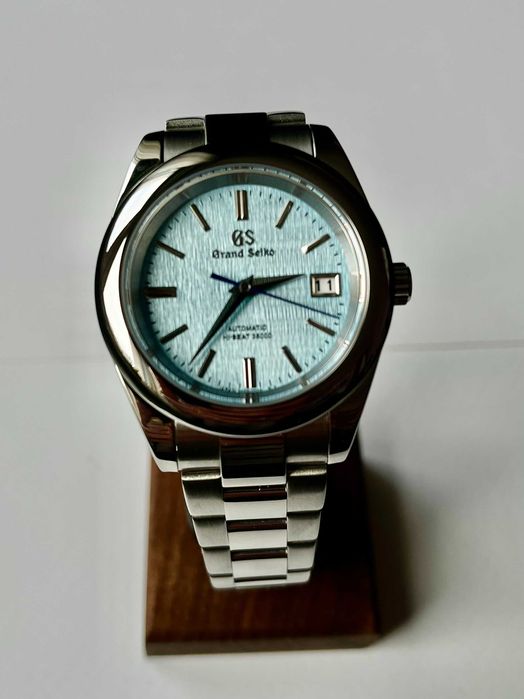 Нови часовници Seiko custom mod