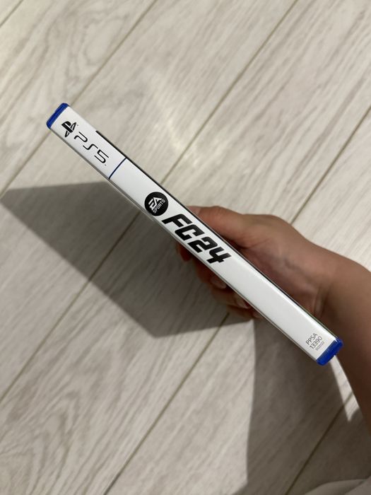 ПРОДАМ Fifa 24 на PS 5
