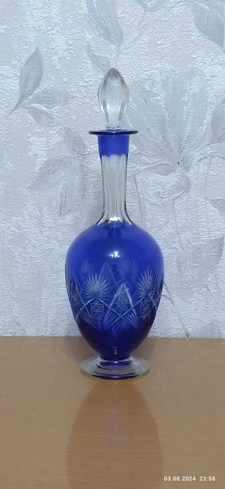 Хрустальный графин.