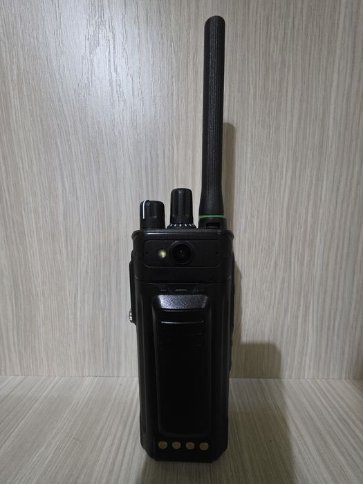 Stația radio Inrico IRC380 hibrid UHF 400-480 MHz DMR - POC
