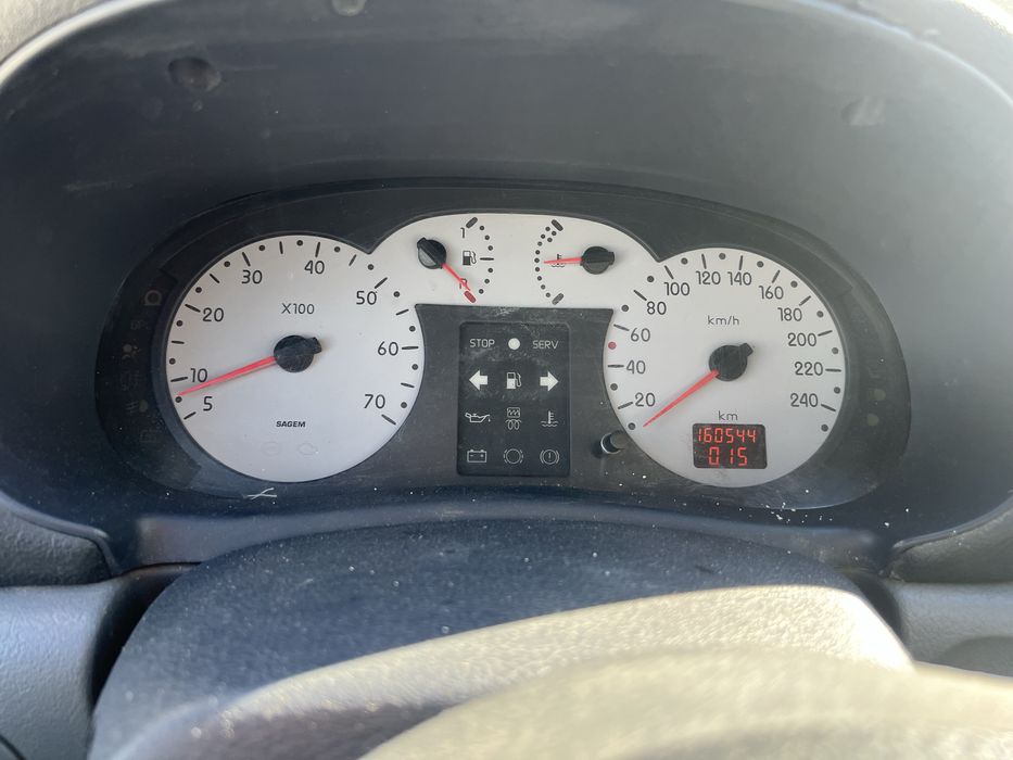 Vand sau schimb clio 1.2 benzina