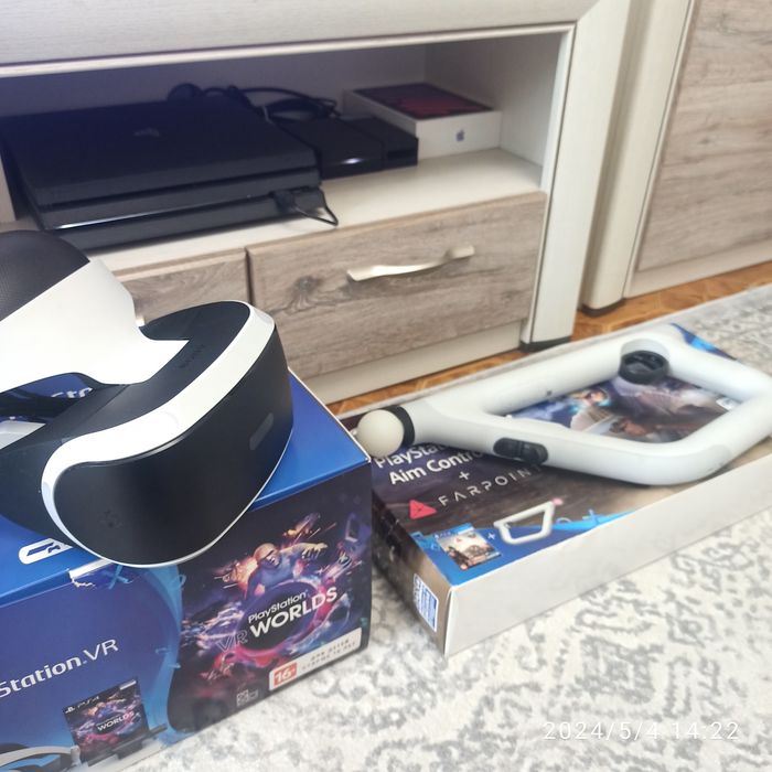 PS4 Pro 1 TB + Sony VR + Aim Controller