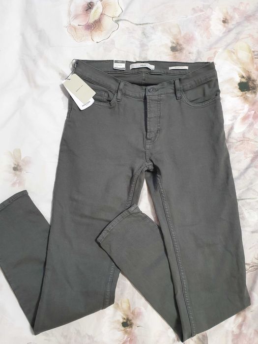 Нови мъжки дънки на Mango номер 40